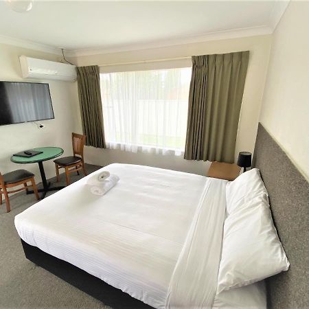 Hanging Rock Family Motel Батманс-Бэй Экстерьер фото