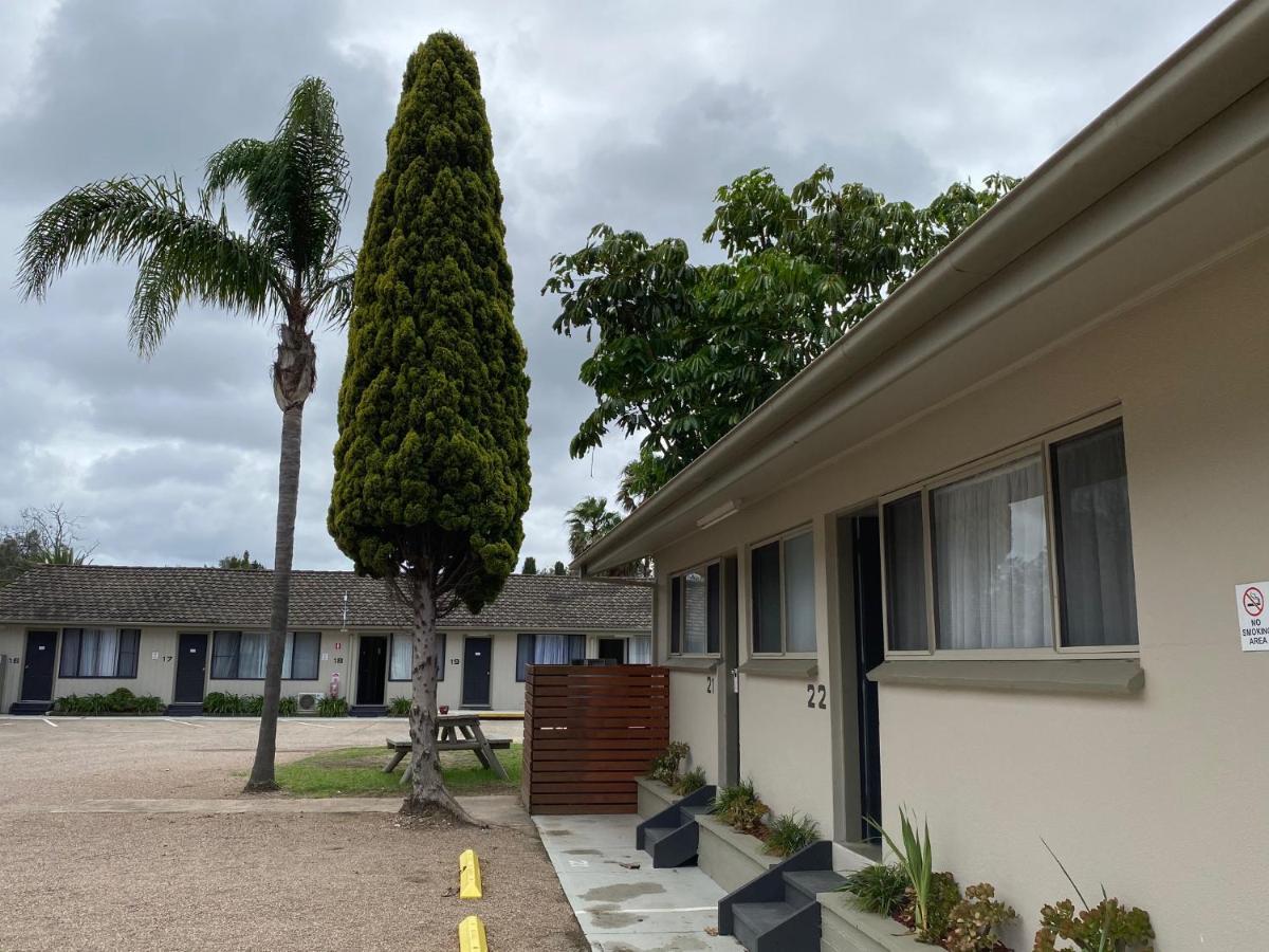 Hanging Rock Family Motel Батманс-Бэй Экстерьер фото