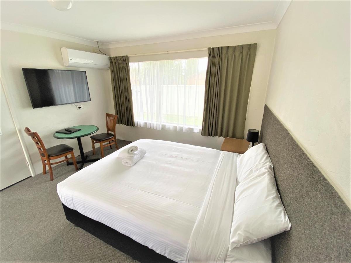 Hanging Rock Family Motel Батманс-Бэй Экстерьер фото